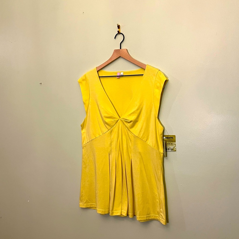 IT5U lemon color woman top size XL V neck length 29 1/2 inches long